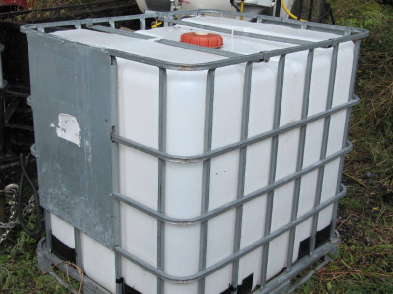 1000 Litre Poly Water Storage TANKS/Tote